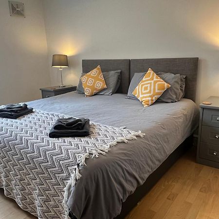 הליפקס Spacious Ground Floor Suite Comfortably Sleeps Up To Eight מראה חיצוני תמונה