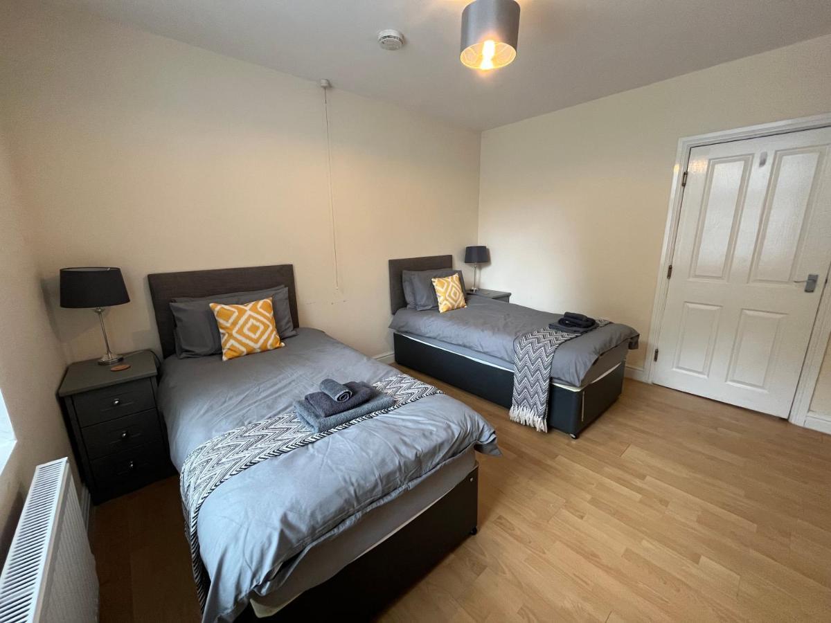 הליפקס Spacious Ground Floor Suite Comfortably Sleeps Up To Eight מראה חיצוני תמונה