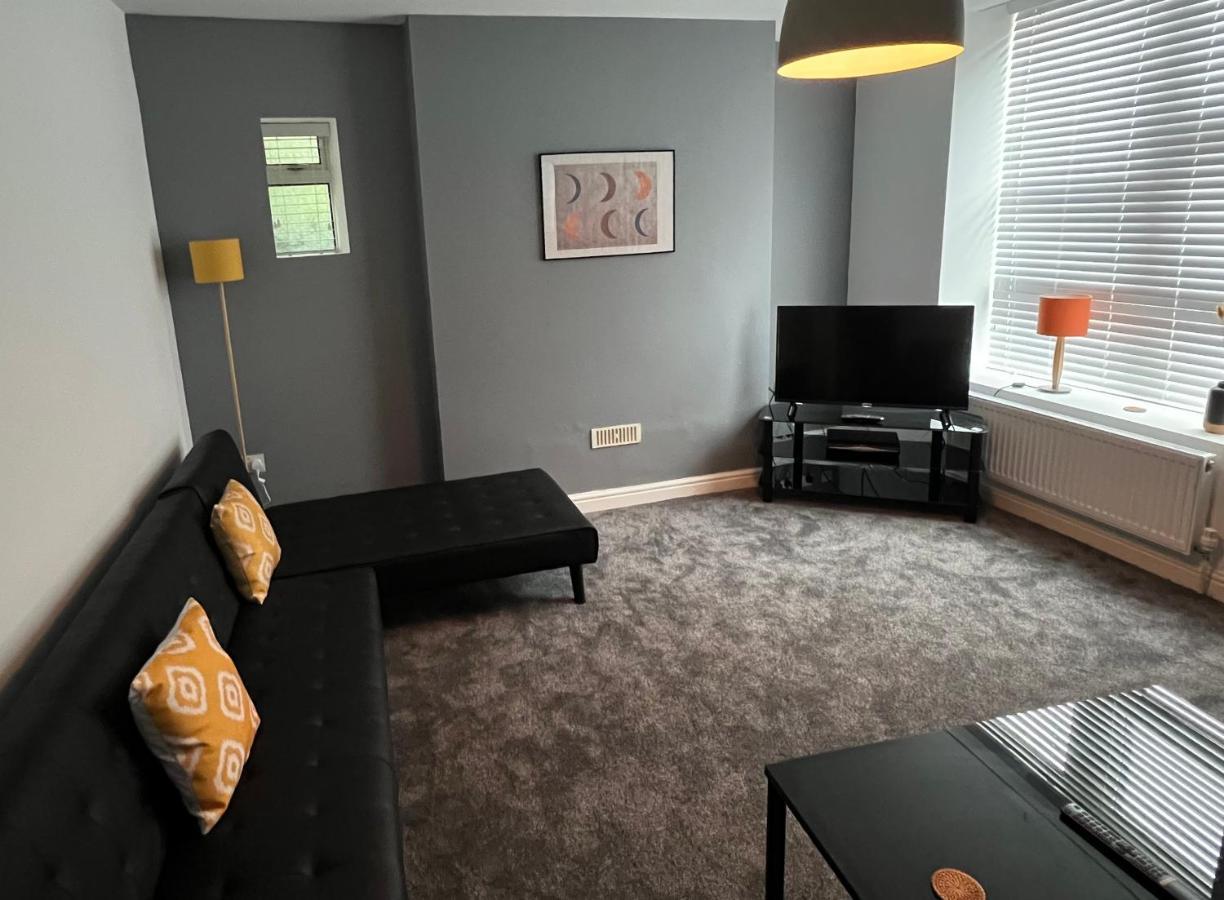 הליפקס Spacious Ground Floor Suite Comfortably Sleeps Up To Eight מראה חיצוני תמונה