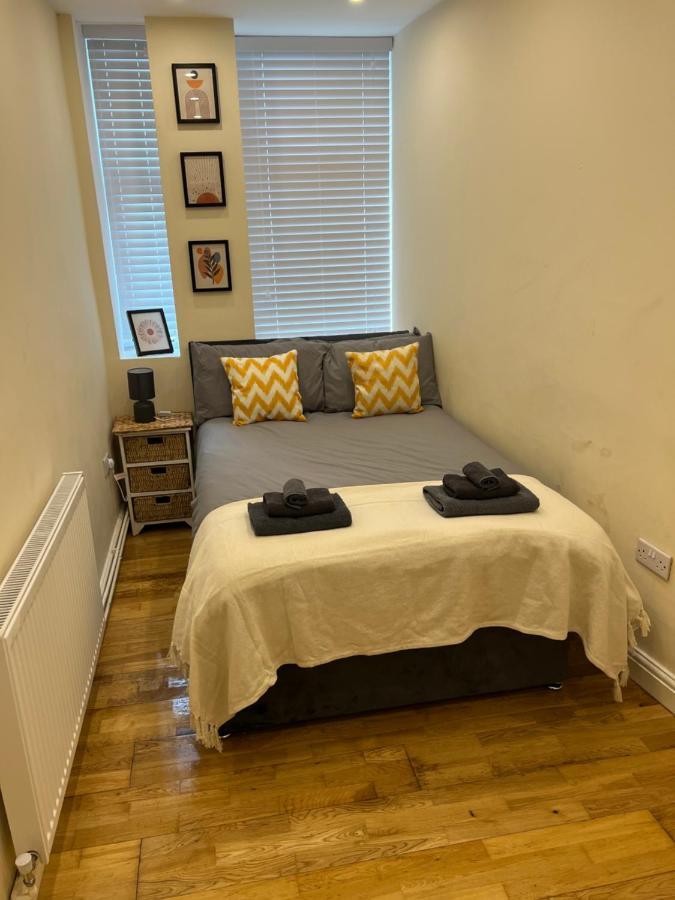 הליפקס Spacious Ground Floor Suite Comfortably Sleeps Up To Eight מראה חיצוני תמונה