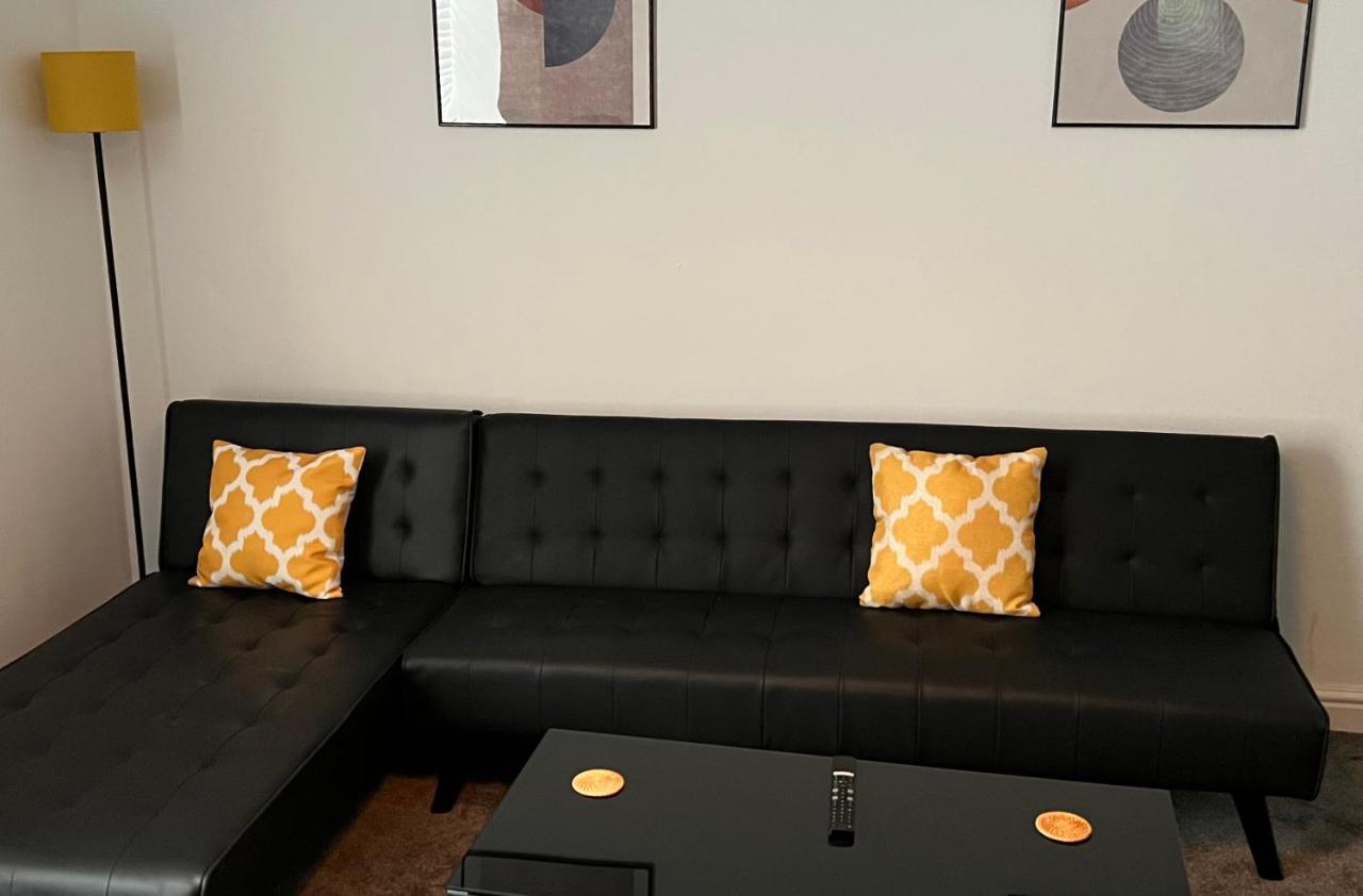 הליפקס Spacious Ground Floor Suite Comfortably Sleeps Up To Eight מראה חיצוני תמונה